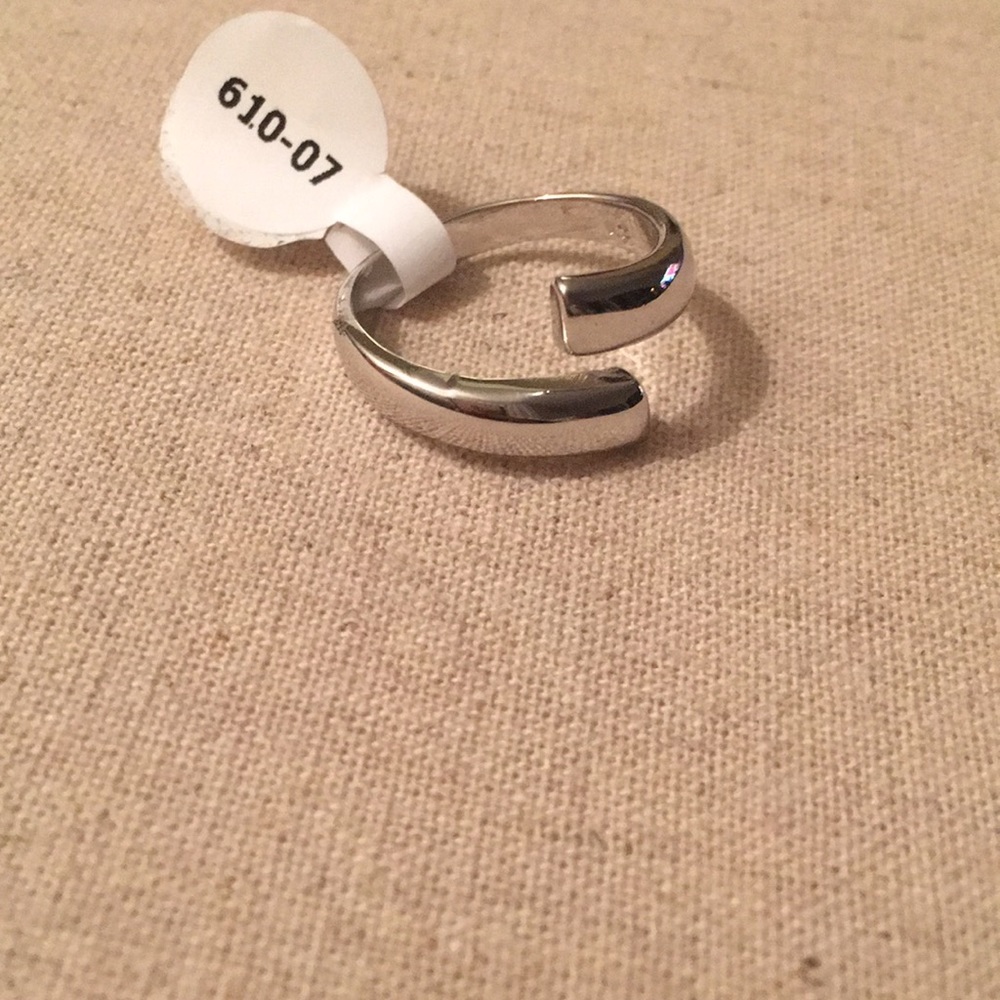 Lia Sophia "Jist" ring